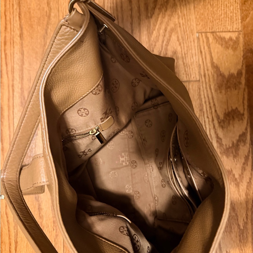 Tory Burch Tan Leather Shoulder Bag - Classic Tote - Picture 16 of 16